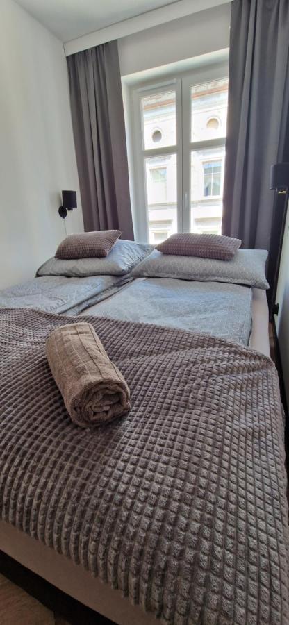 Apartament Ksiaz Швебоджице Екстериор снимка
